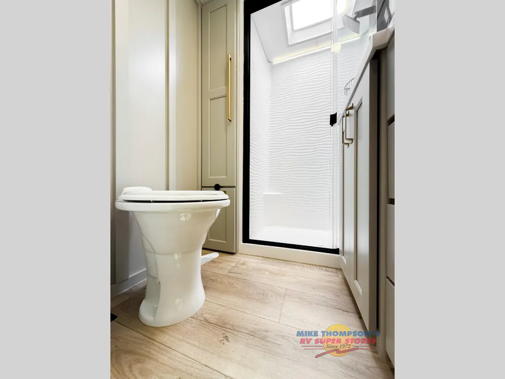 2026 Brinkley Model G 3950, Photos photo 36
