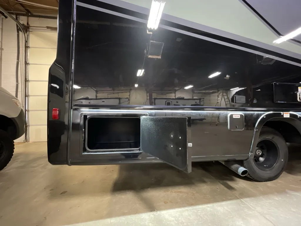 2026 Grand Design Lineage Series M 25FW - Photo 4