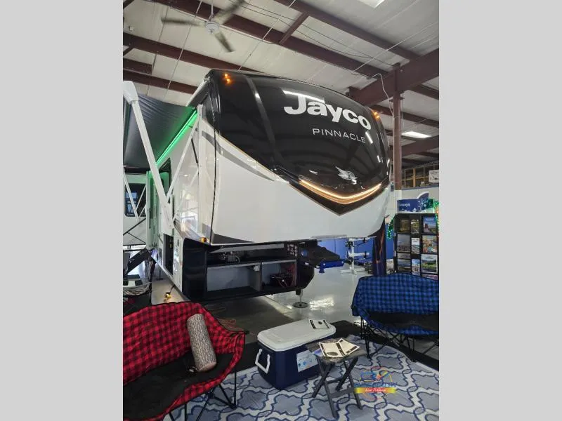2026 Jayco Pinnacle 38FBRK - Photo 2