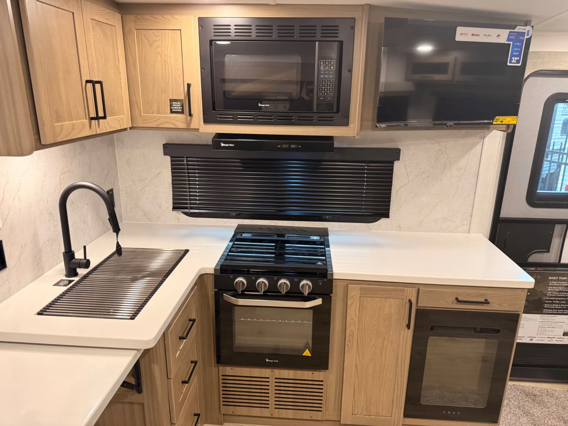 2027 Forest River Rockwood Ultra Lite 2618RD — Photo 5