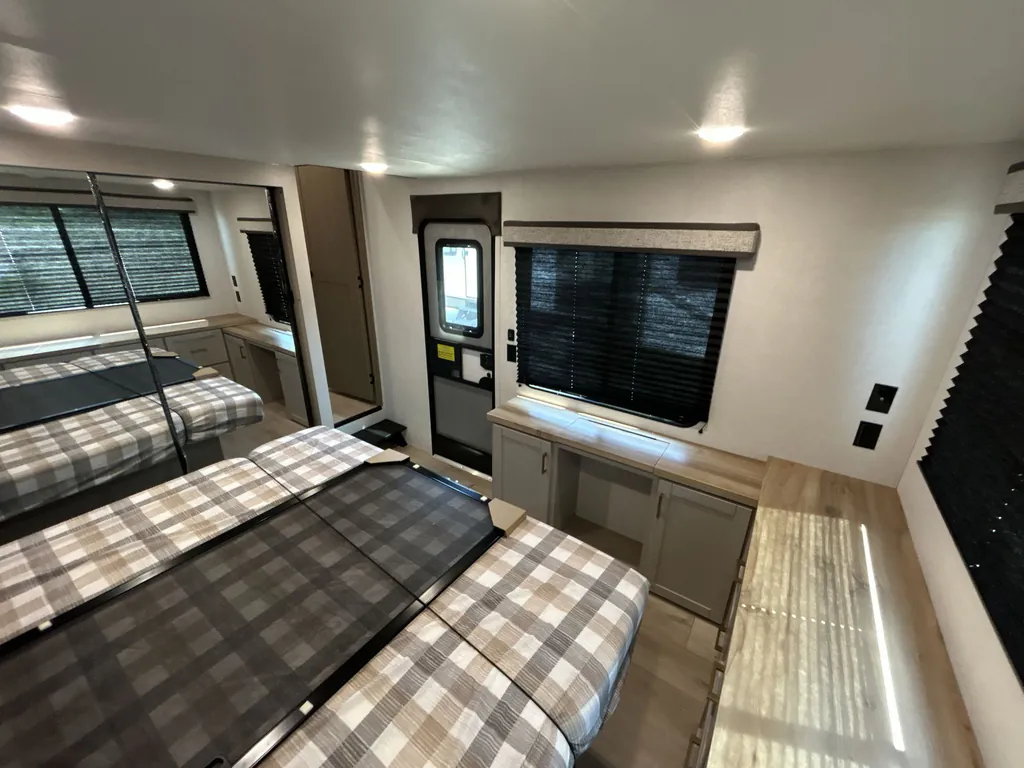 2027 Jayco Jay Flight Bungalow 401LOFT DS, Photos photo 13