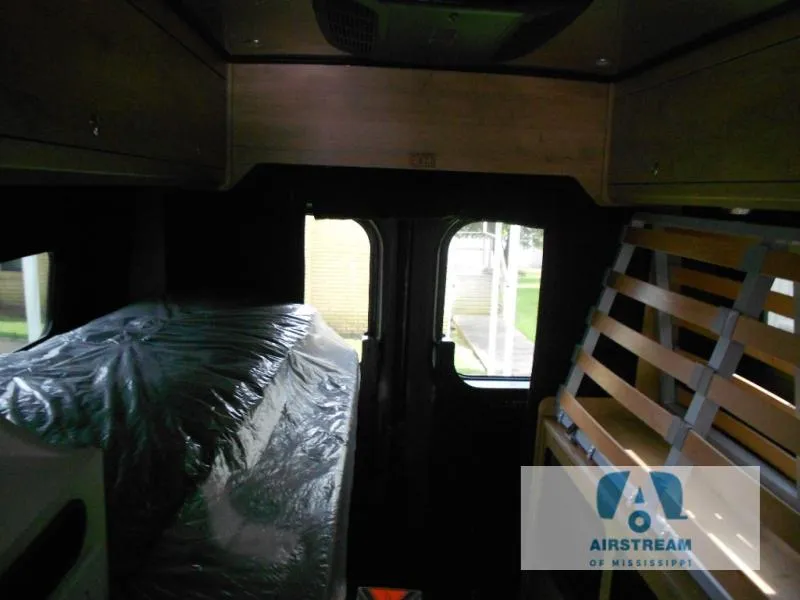2026 Airstream Rangeline New    Std. Model - Photo 3