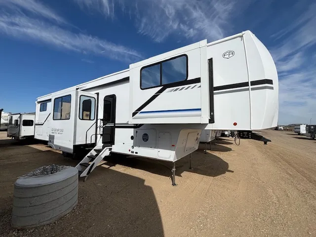 2026 Forest River Cherokee Arctic Wolf 3950SUITE - Photo 2