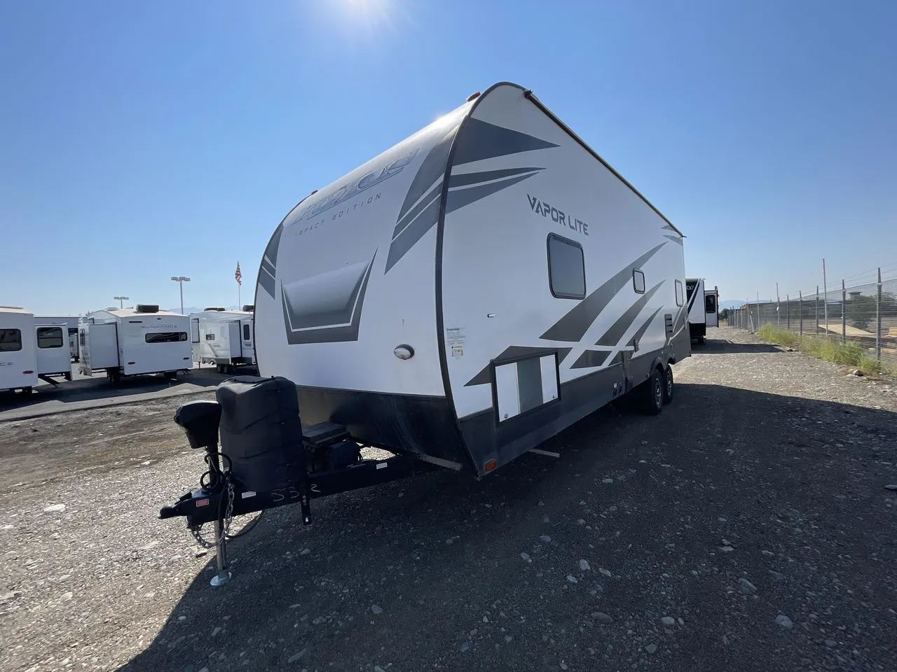 2021 Keystone Impact 26V - Photo 3