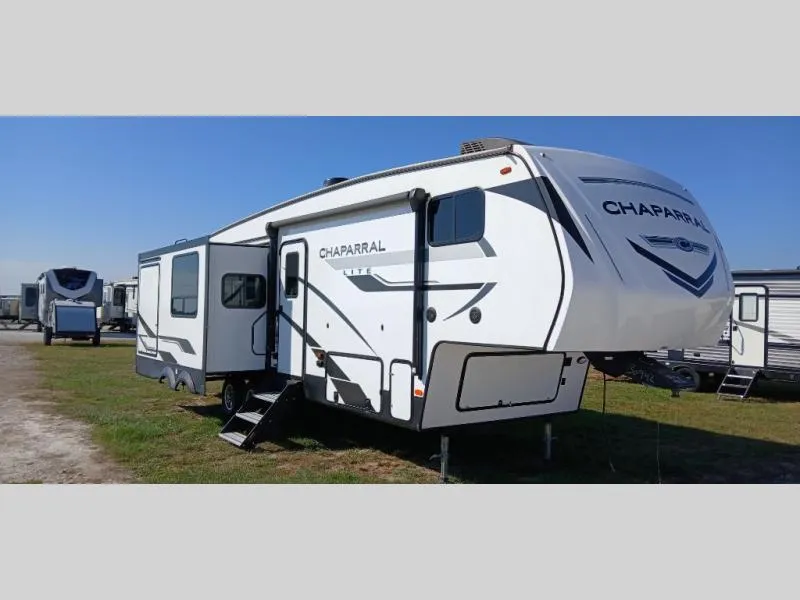 2024 Coachmen Chaparral Lite 284RL - Photo 2