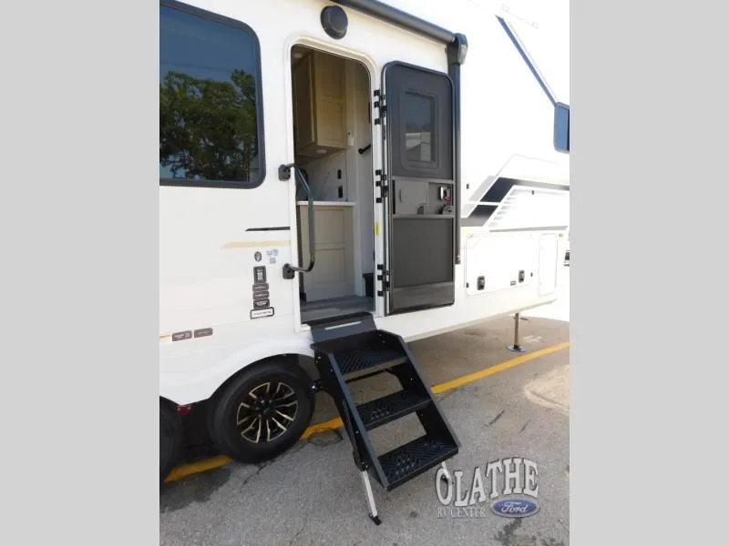 2027 Keystone RV Cougar Half-Ton 26RES - Photo 3