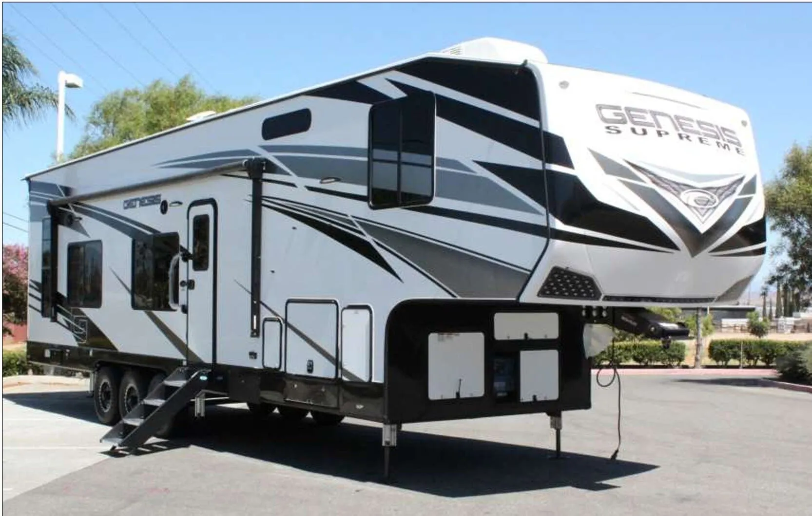 Genesis Supreme Genesis 38IKS exterior