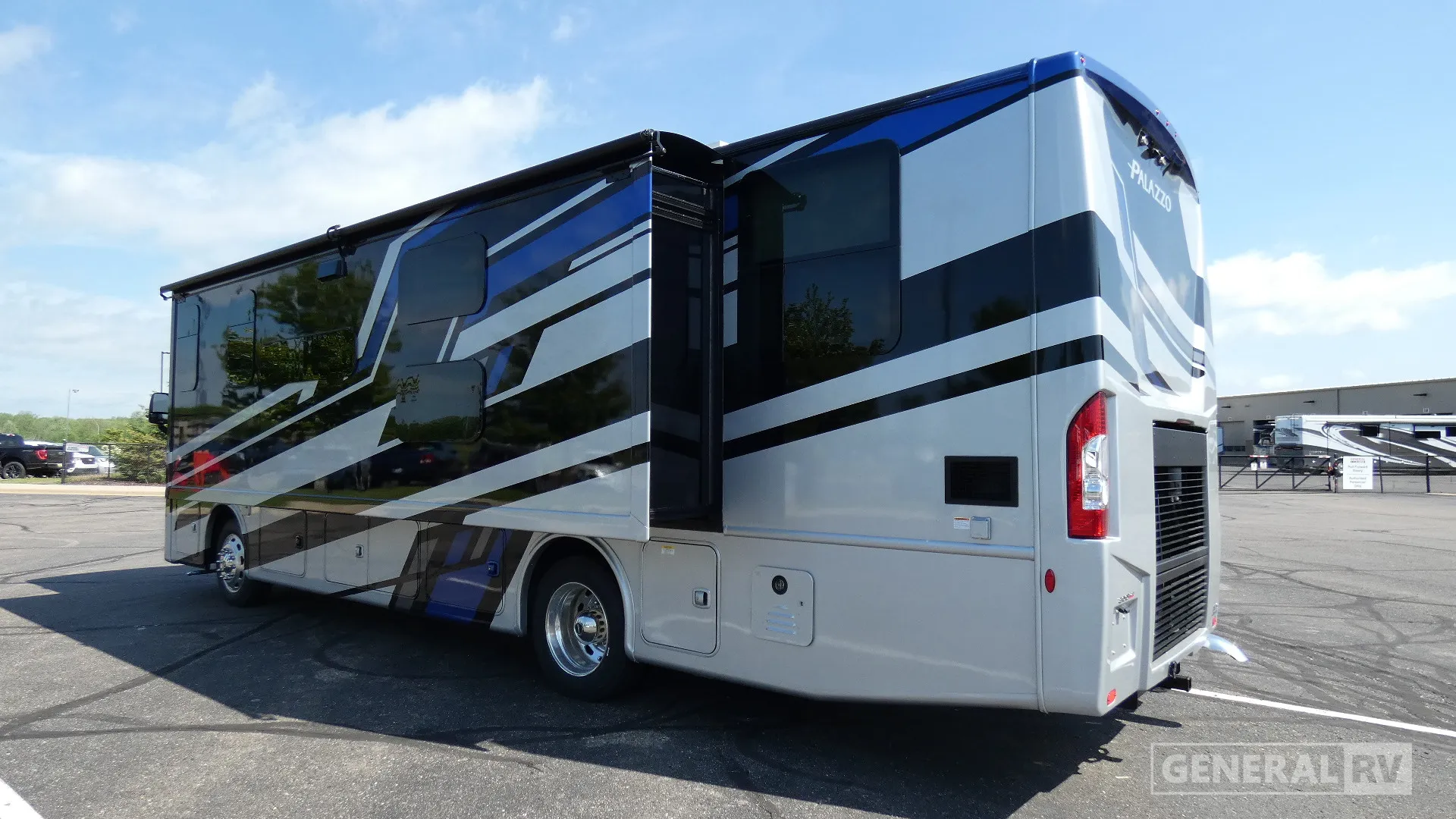 2026 Thor Motor Coach Palazzo GT 33.5 - Photo 4