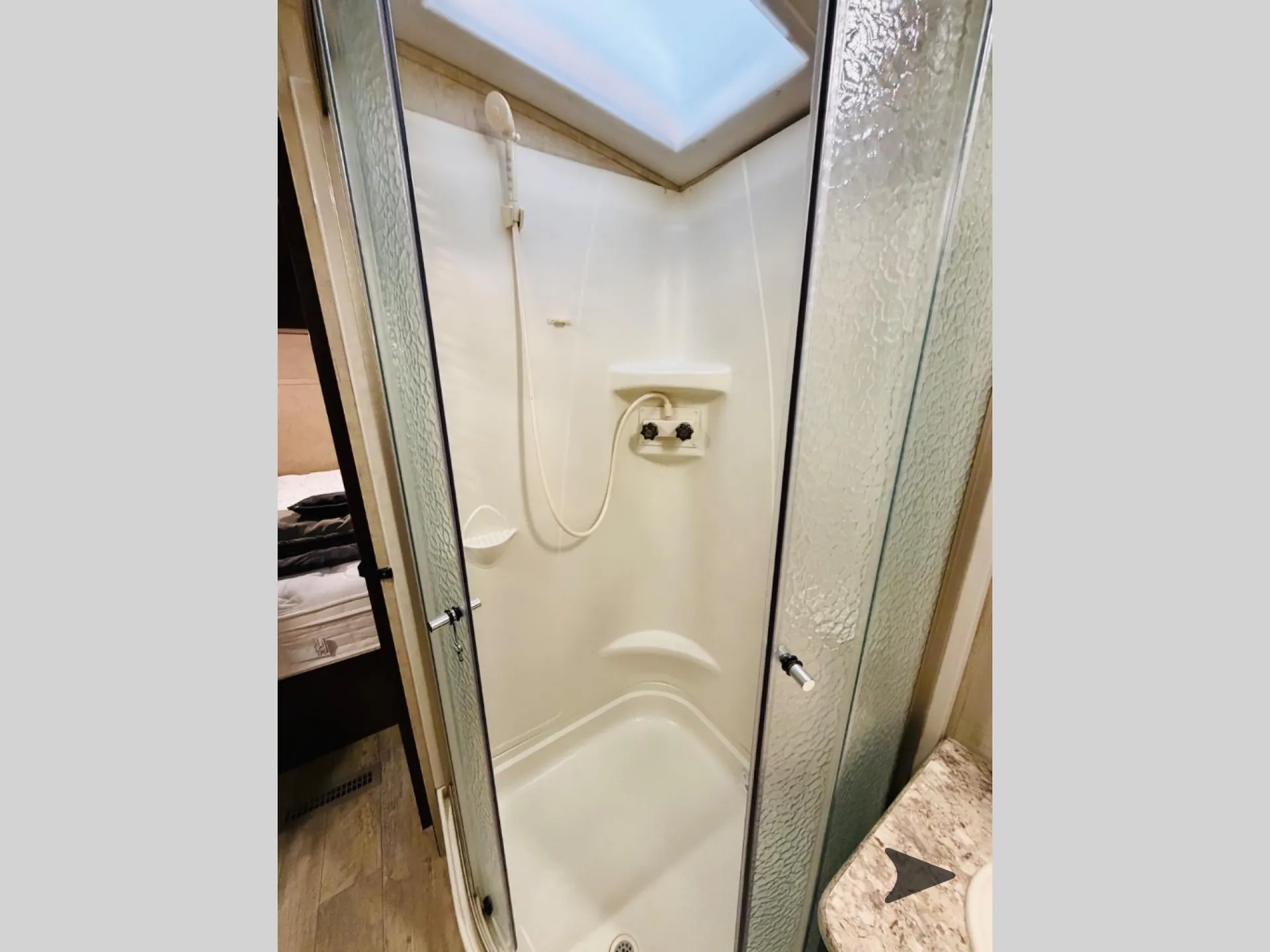 2016 Forest River Surveyor 265RLDS — Photo 5