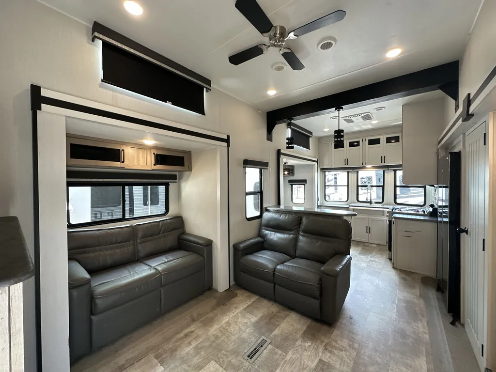 2025 Forest River Puma Vista 403LFT, Photos photo 2