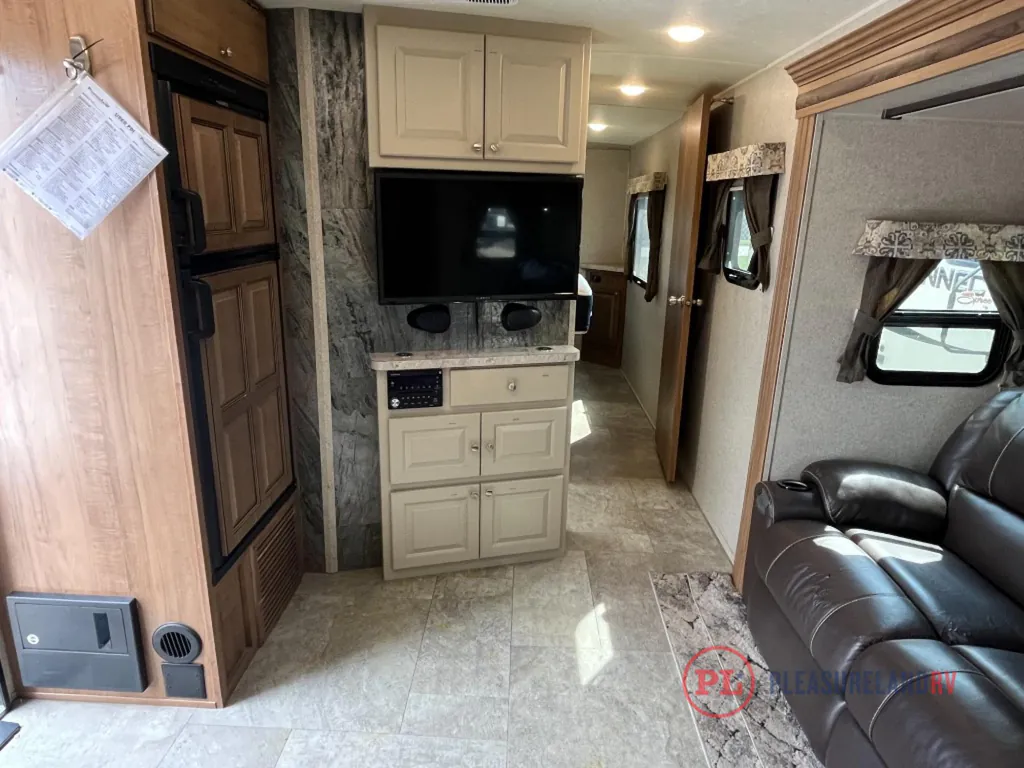 2019 Forest River Flagstaff Micro Lite 25FKS, Photos photo 8