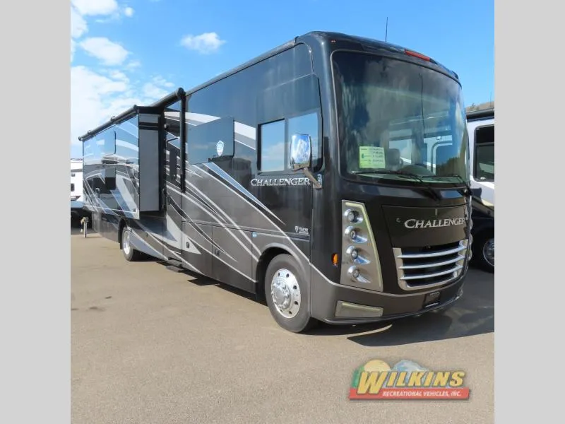2022 Thor Motor Coach Challenger 37DS - Photo 2