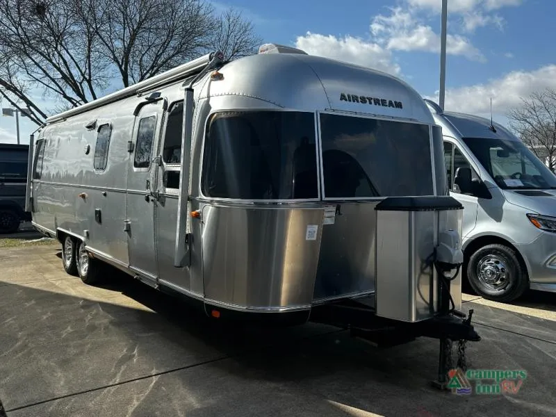 2017 Airstream Classic 30FQB - Main photo