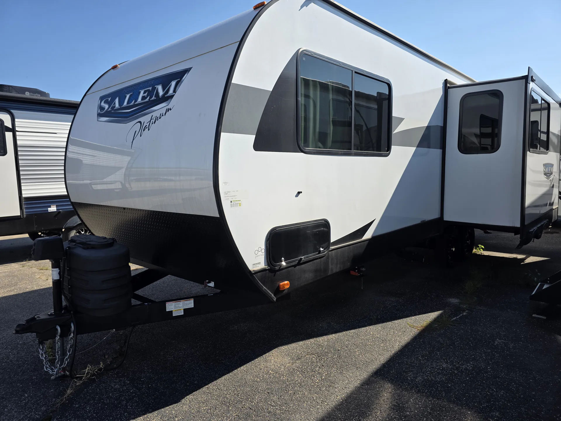 2023 Forest River Salem 32RET dealer photo 4 from Jeff Bright RV Center
