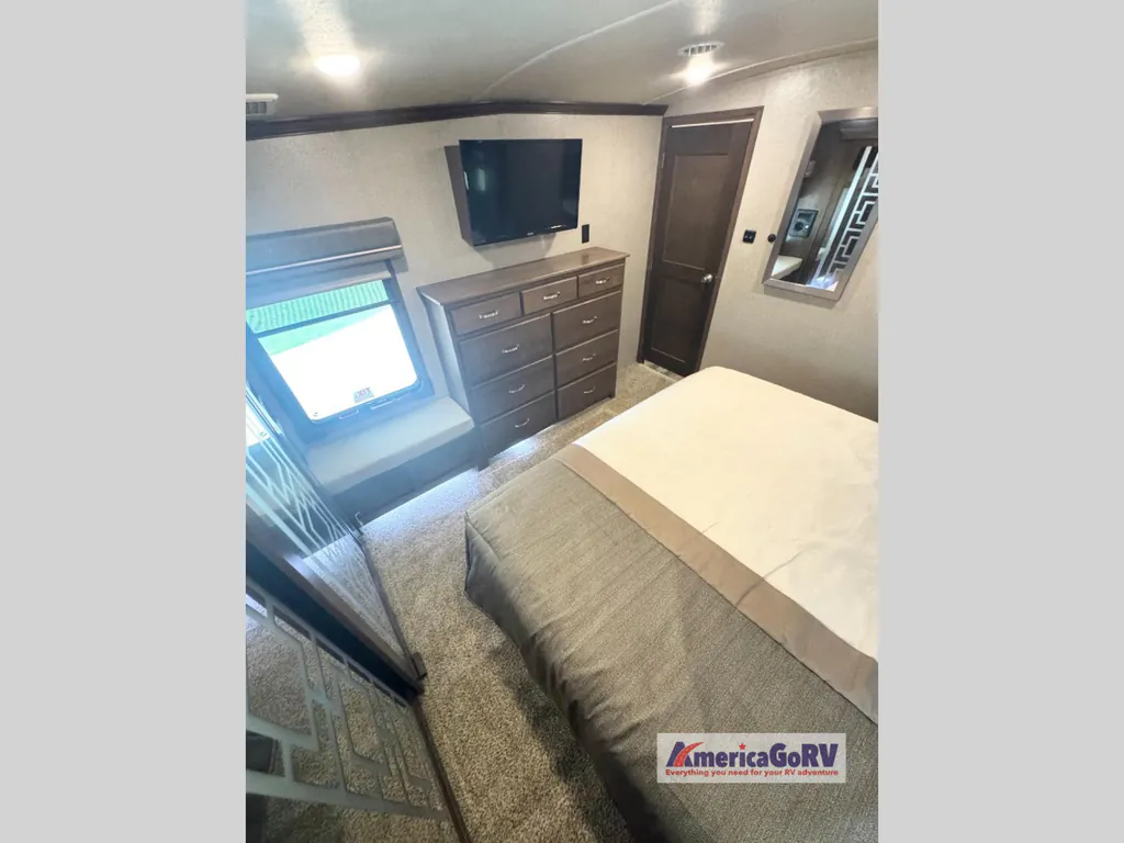2018 Forest River Cedar Creek Champagne Edition 38EL, Photos photo 24