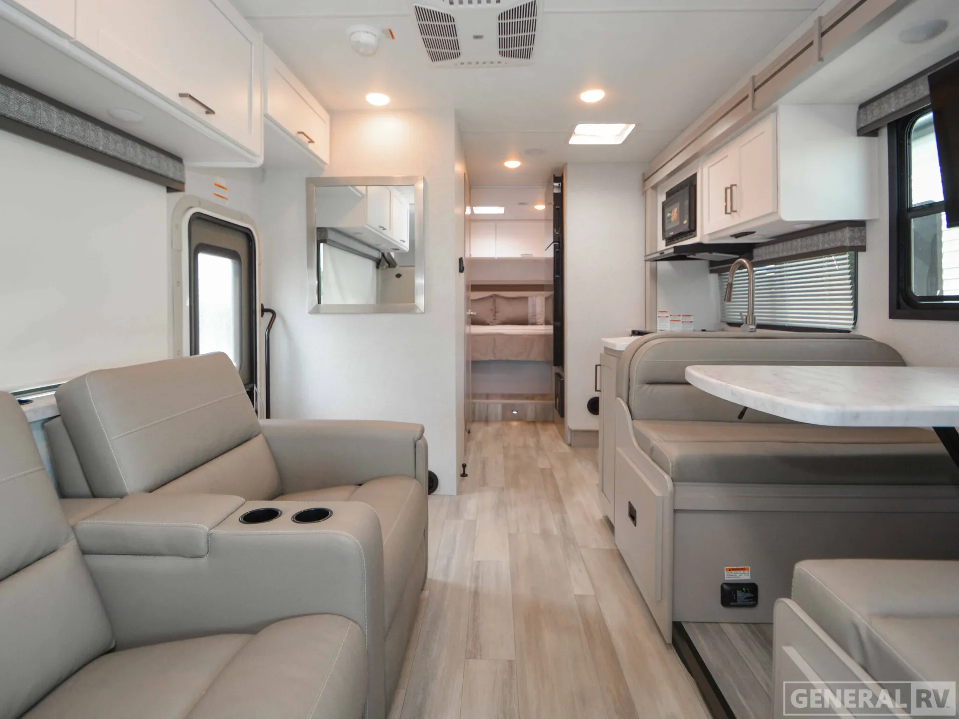 2026 Thor Motor Coach Pasadena SE SE28 - Photo 3