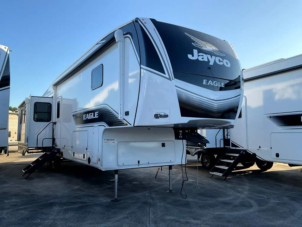 2026 Jayco Eagle 335LSTS - Photo 3