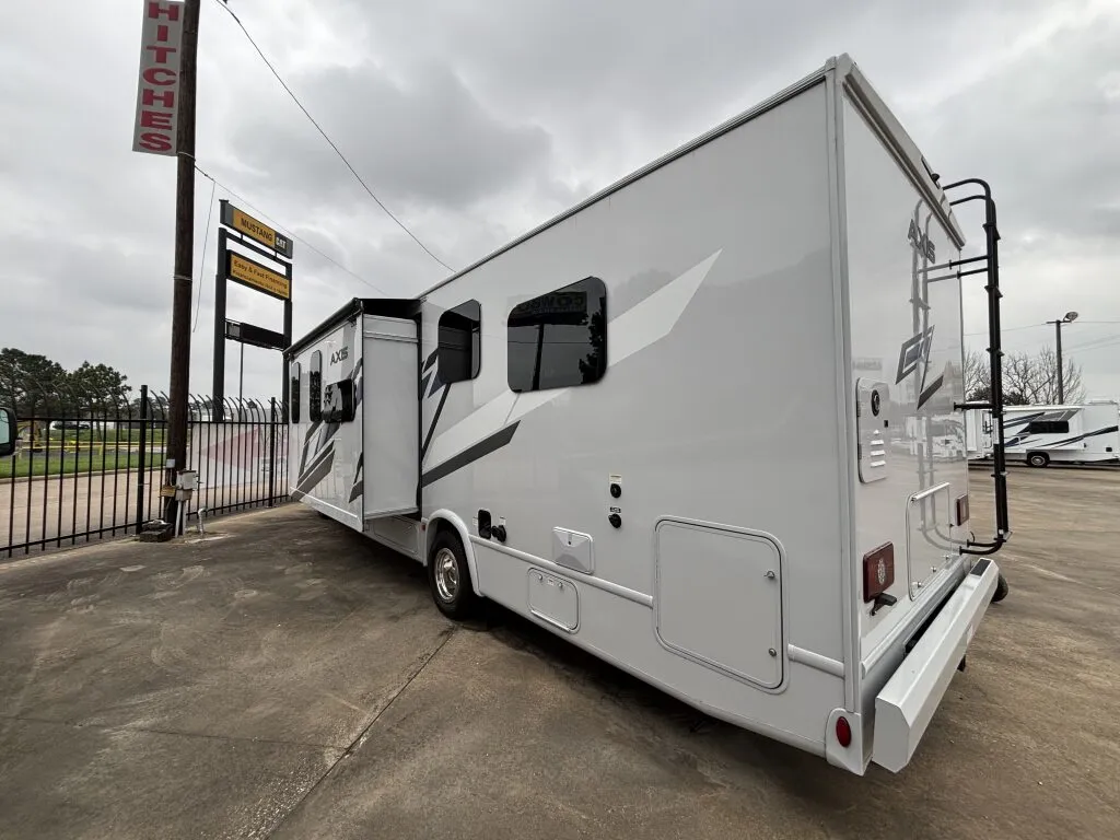 2026 Thor Motor Coach Axis 281 - Photo 4