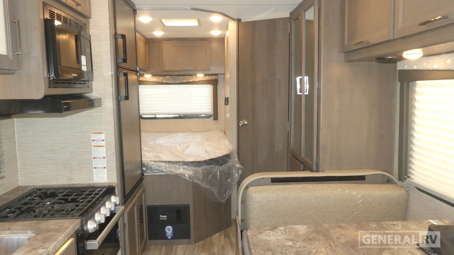 2024 Thor Motor Coach Four Winds 22E - Photo 3
