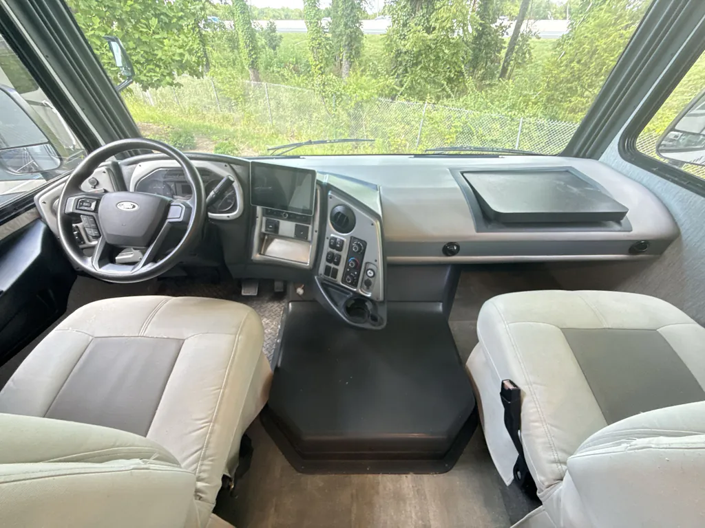 2022 Coachmen Pursuit 31BH, Photos photo 18