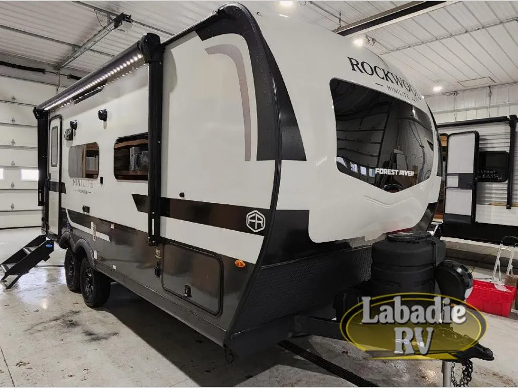 2026 Forest River Rockwood Mini Lite 2109S - Photo 2