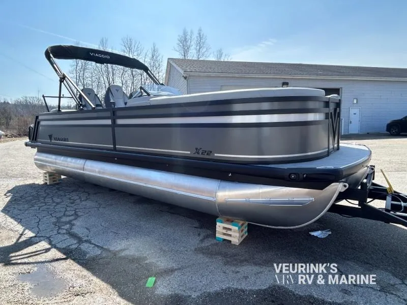 2026 Viaggio Viaggio Lago X22Q - Tritoon - Suzuki 200hp - PAS - Main photo