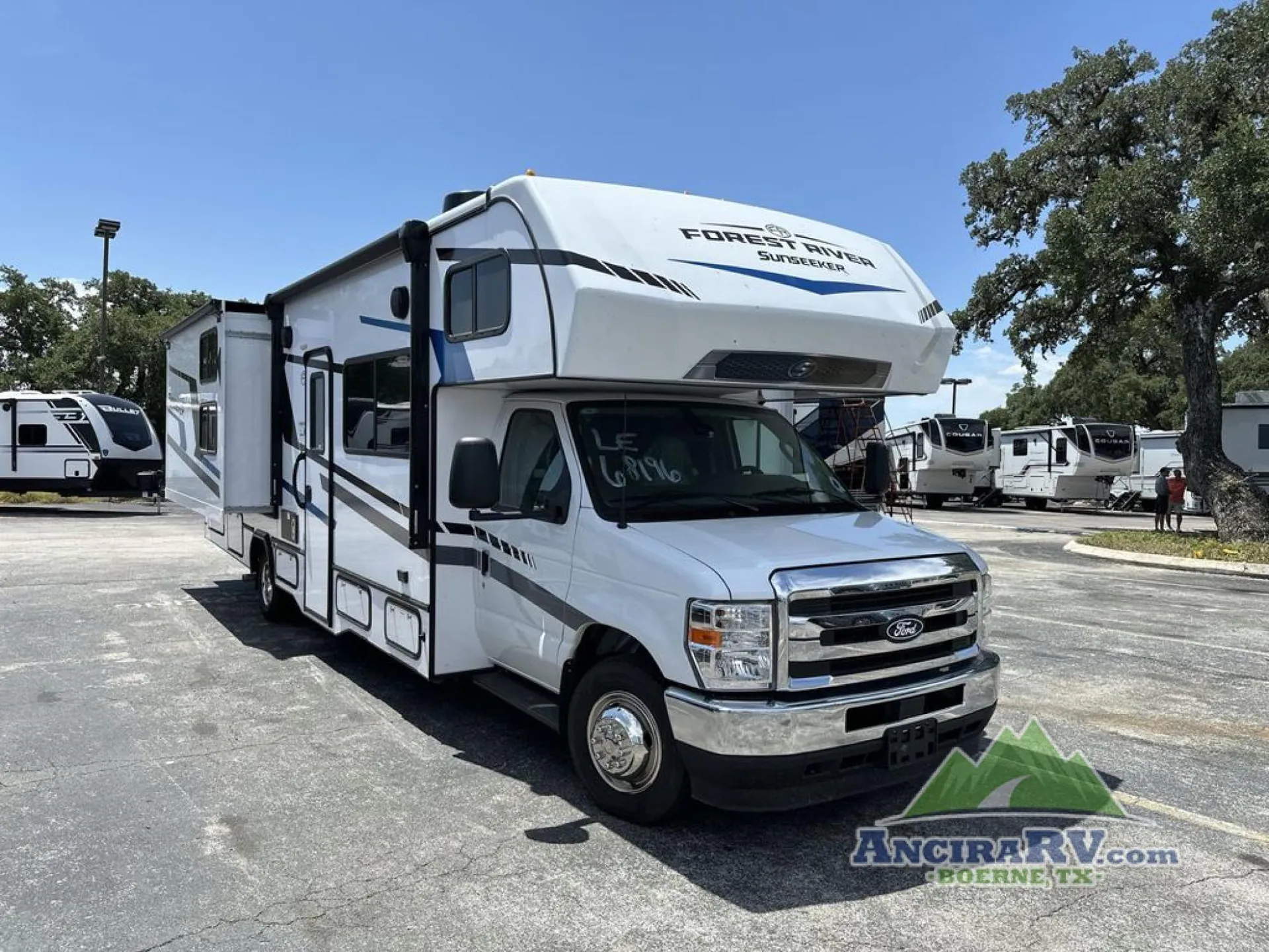 2026 Forest River Sunseeker LE 3250DSLE - Photo 4