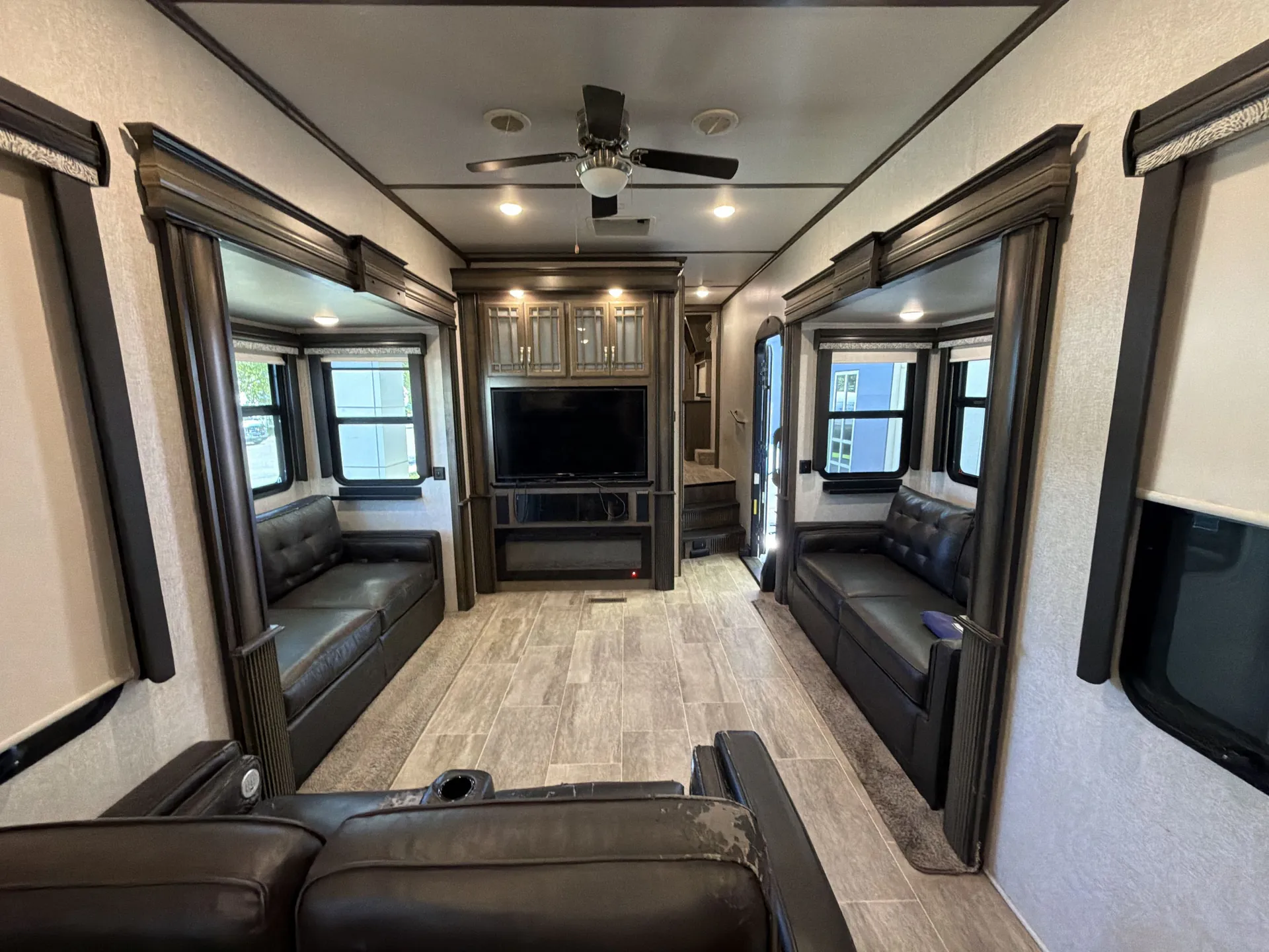 2019 Keystone Montana 3701LK — living area main