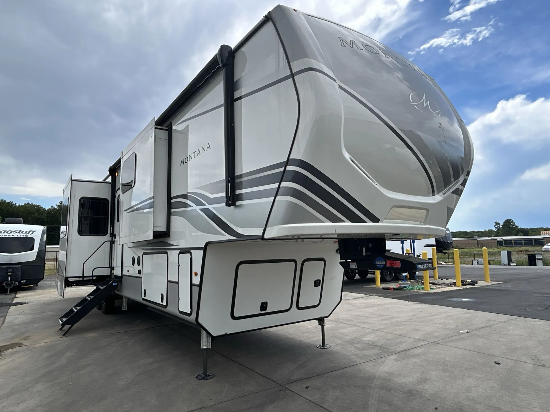 2023 Keystone Montana 3901RK