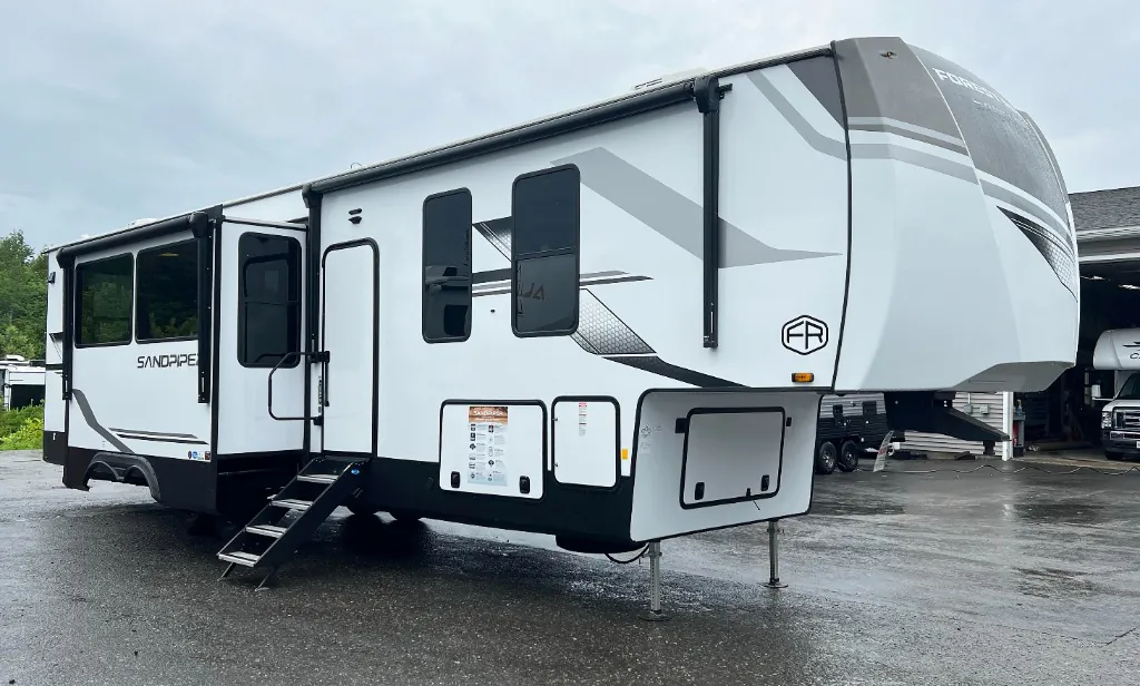 2026 Forest River Sandpiper 4002FB