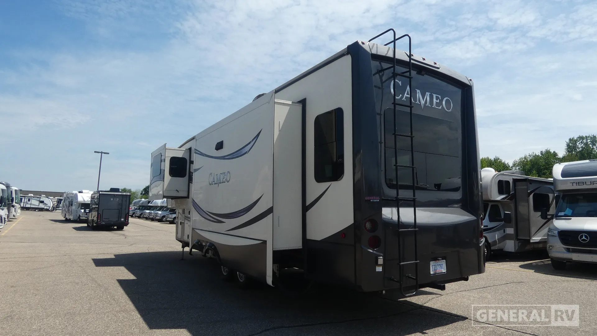 2017 Crossroads RV Cameo 33RL - Photo 4
