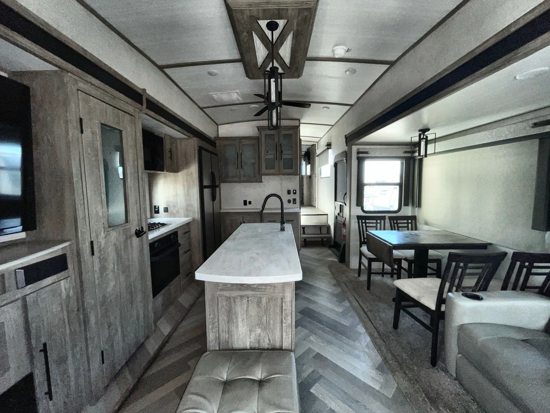 2021 Forest River Wildwood Heritage Glen Elite 34RL — living area main