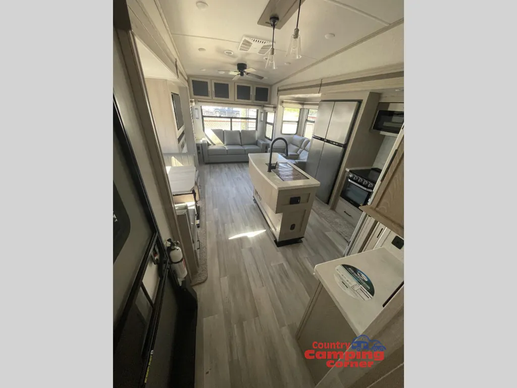 2022 Forest River Rockwood Signature Ultra Lite 8288SB, Photos photo 13