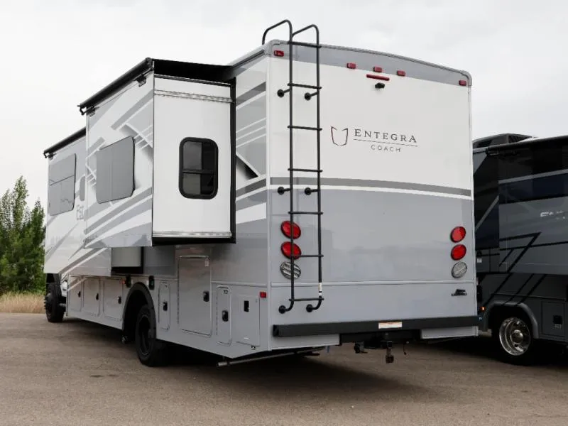 2025 Entegra Coach Esteem XL 32U - Photo 3