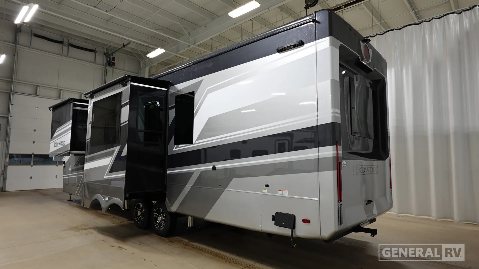 2027 Crossroads RV Redwood 401LK - Photo 4