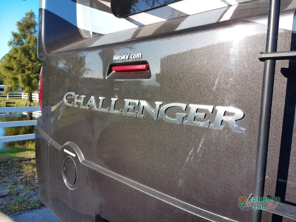 2021 Thor Motor Coach Challenger 35MQ, Photos photo 15