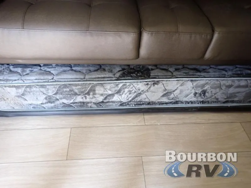 2026 Forest River Cherokee Arctic Wolf 3650SUITE - Photo 4