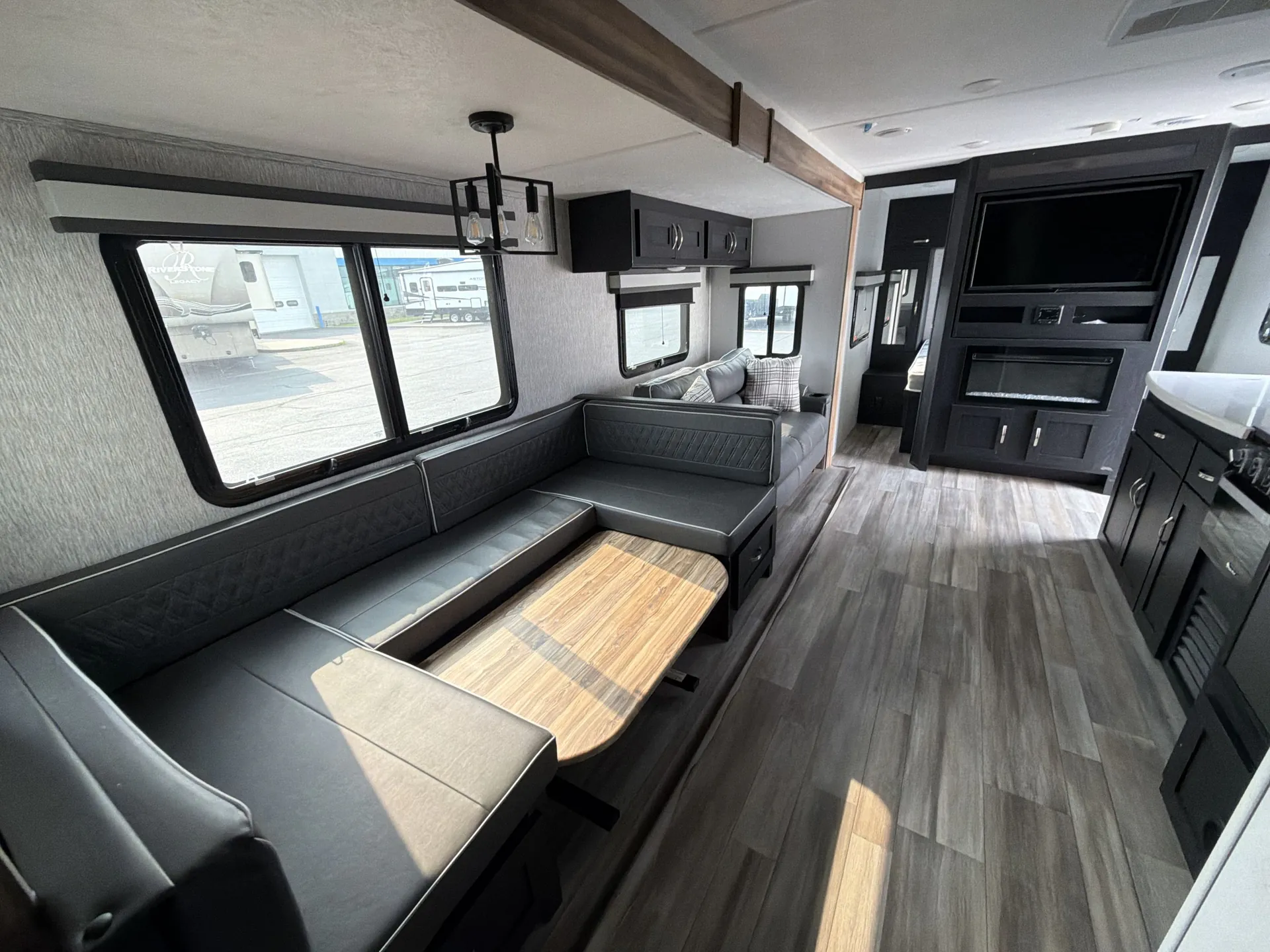 2022 Coachmen Freedom Express Liberty Edition 292BHDSLE - Photo 4