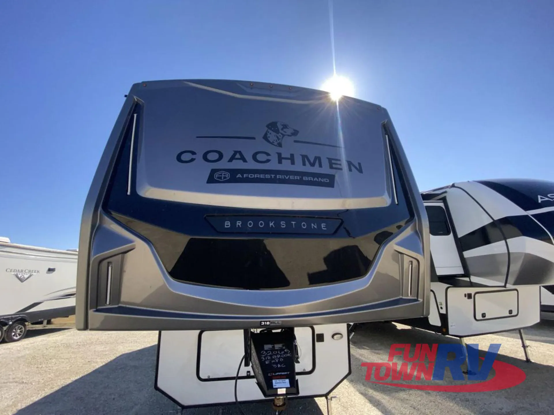 2025 Coachmen Brookstone 318RLL - Photo 3