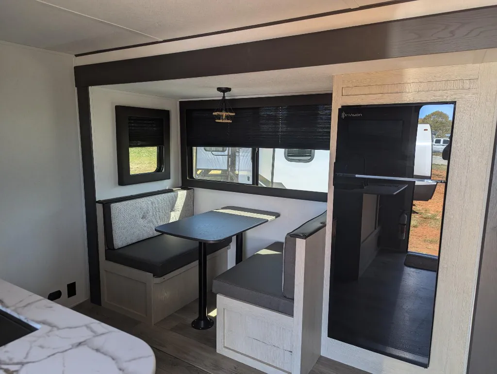 2025 Shasta RVs i-5 Edition 525BHS, Photos photo 7