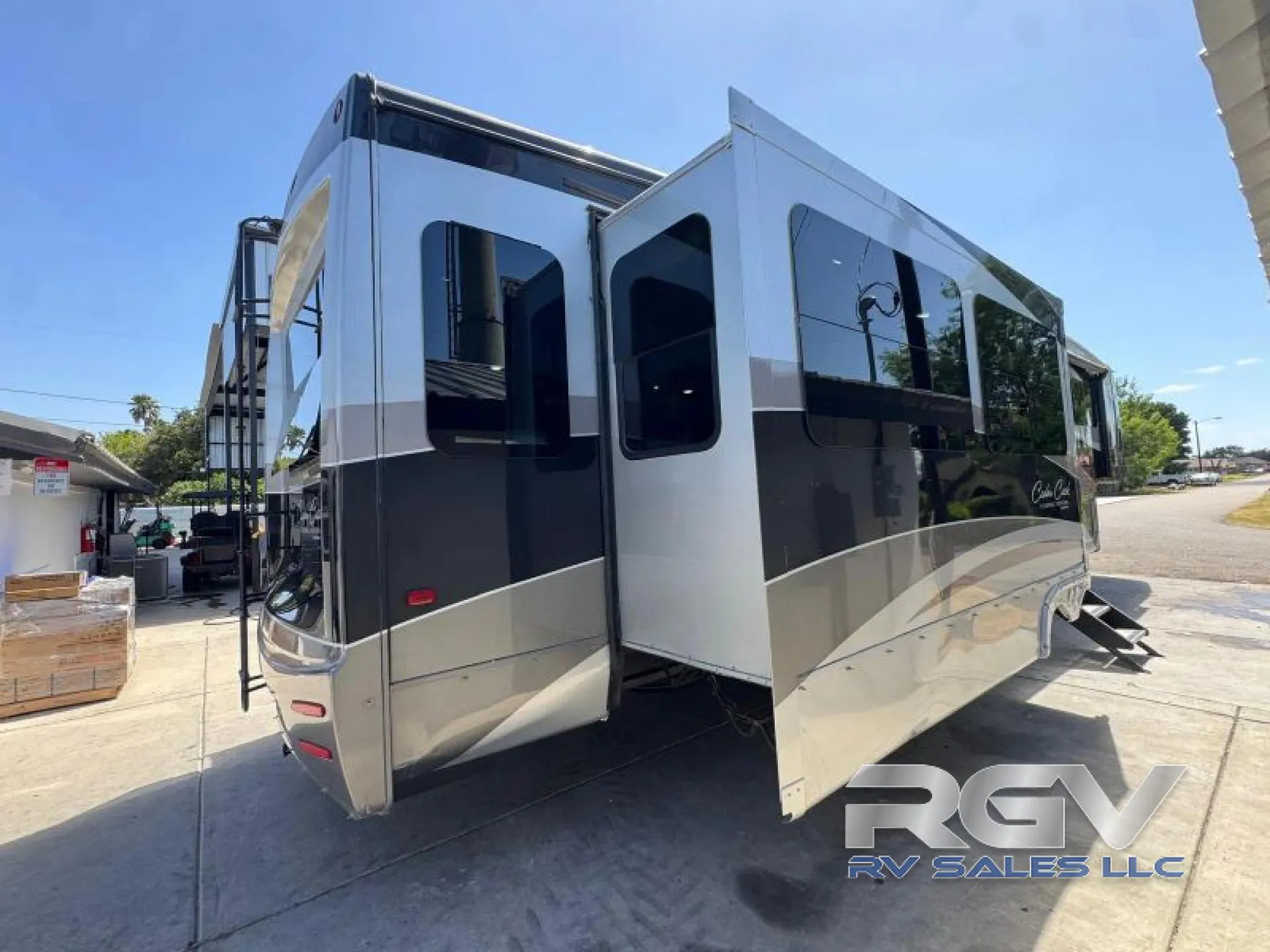 2015 Forest River Cedar Creek 36CKTS — Photo 5