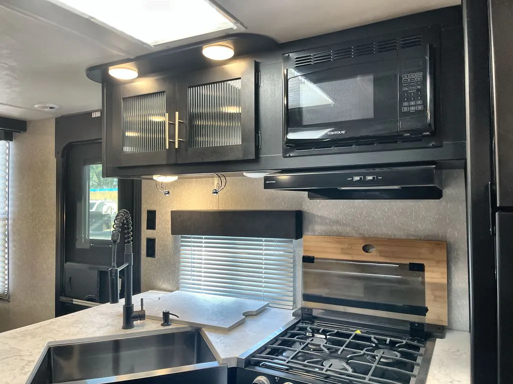 2022 Forest River Cherokee Grey Wolf 26DBH — Photo 6