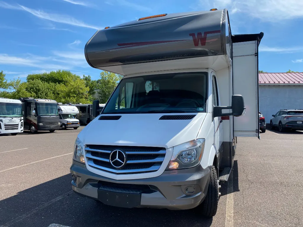 2020 Winnebago Porto 24F - Photo 2