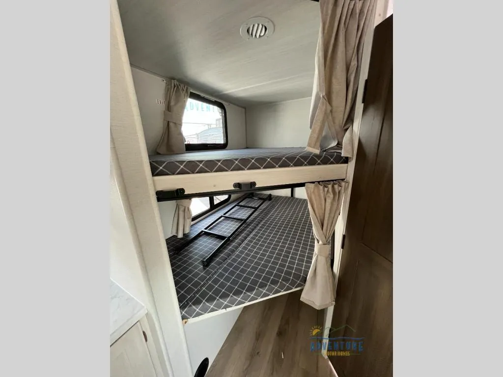2026 Forest River Surveyor Legend 260BHLE - Photo 4