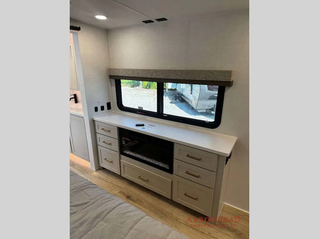 2027 Forest River Rockwood Signature 401SFB, Photos photo 43