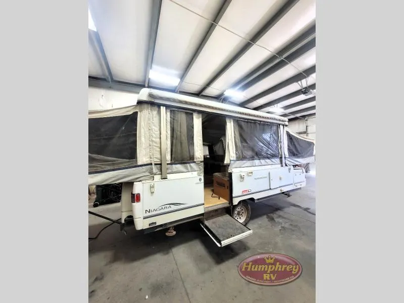 2003 Coleman FLEETWOOD COLEMAN Used    NIAGARA - Photo 2
