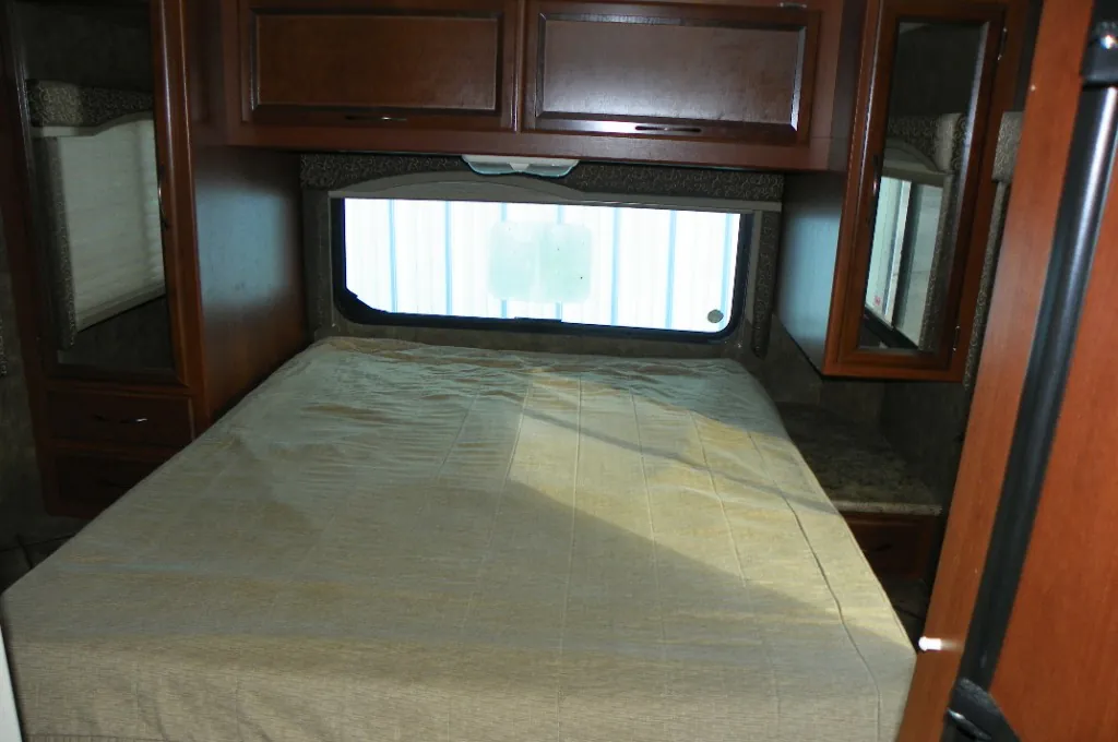 2014 Thor Motor Coach Four Winds 28Z - Photo 4