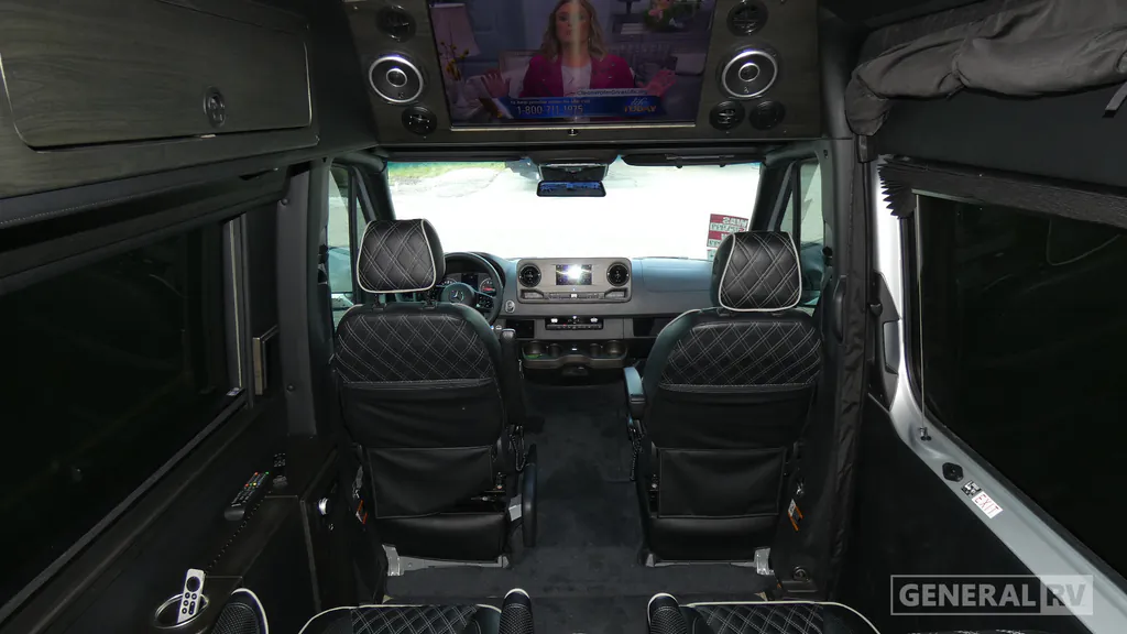 2024 Midwest Automotive Designs Luxe Cruiser D4, Photos photo 4