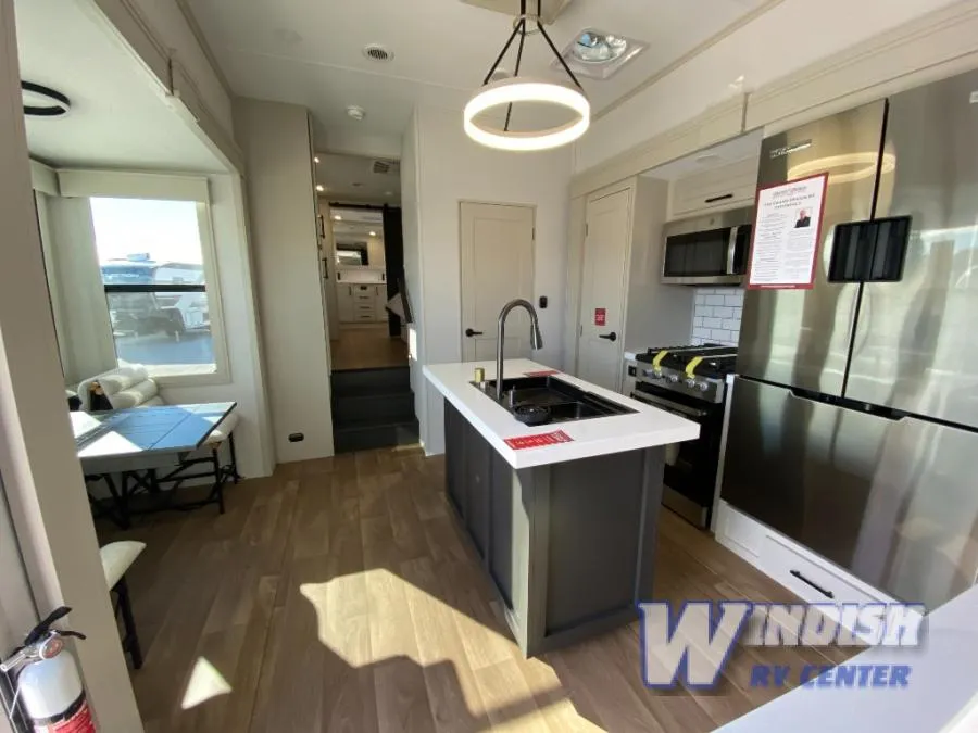 2026 Grand Design Solitude 380FL - Photo 4