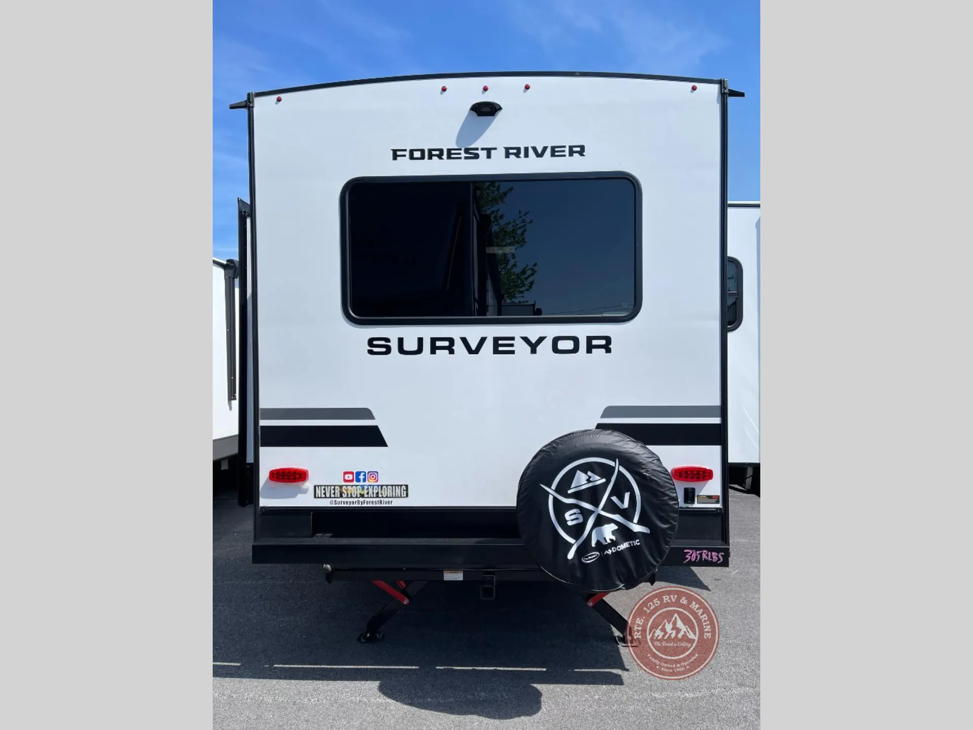 2027 Forest River Grand Surveyor 305RLBS — Photo 7